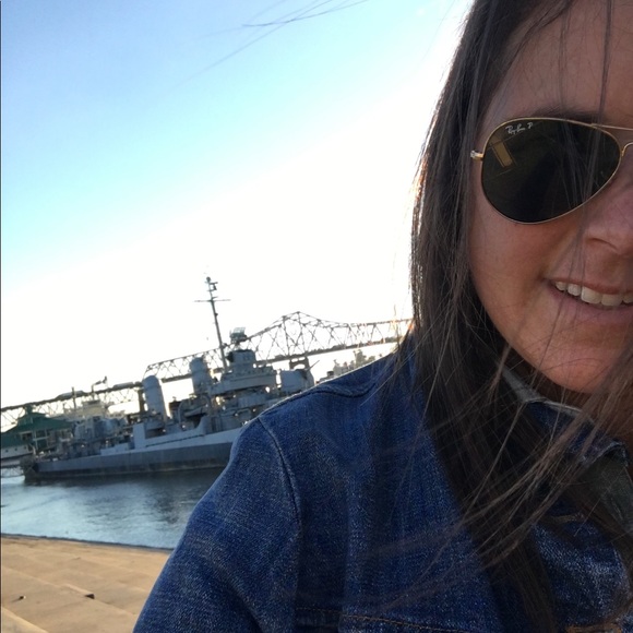 Meet your Posher, Kirsten - Picture 2 of 2